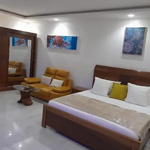 Couette-café Faby 1, Dakar